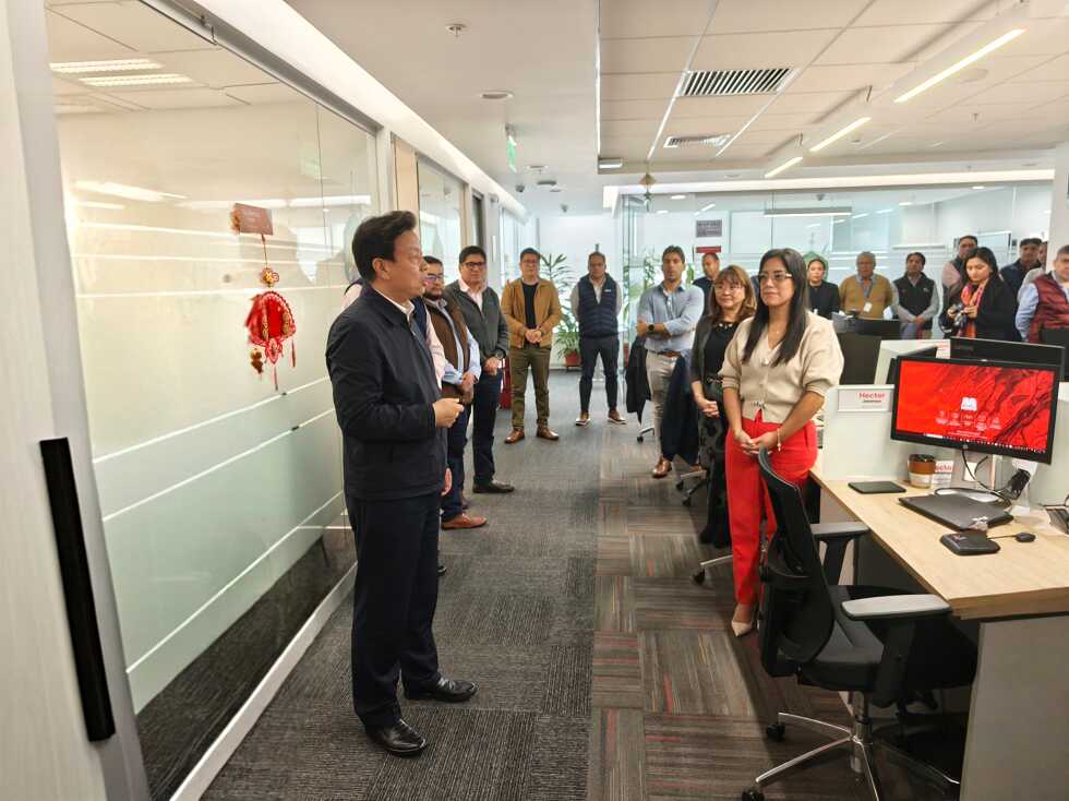 1-陈得信调研拉斯邦巴斯矿山利马办公区